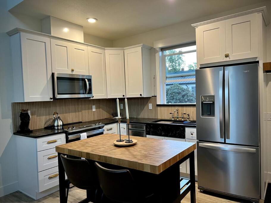 Brand New Custom Built Cottage In Downtown W/Pool! Salem Extérieur photo